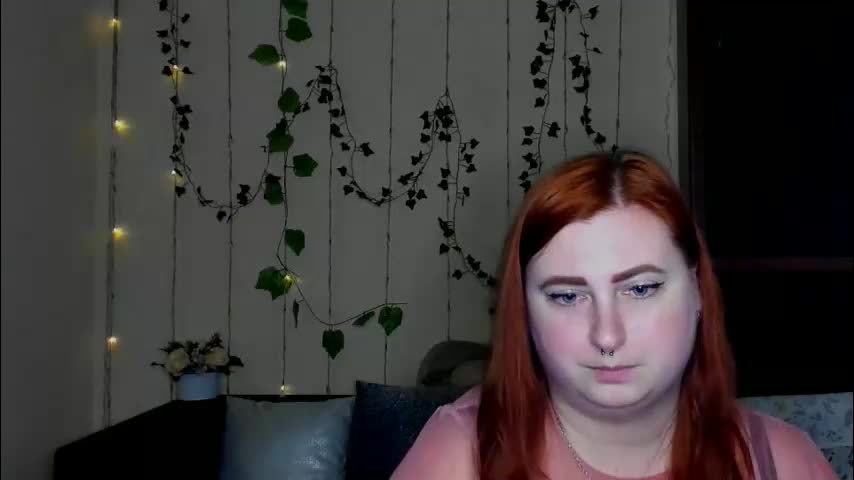 alicia_side_red Adult Chat March 29, 2026