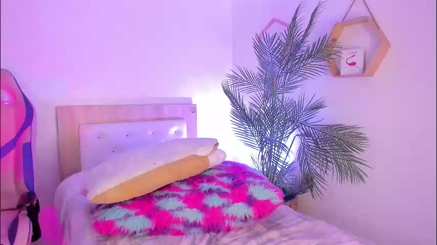 hadid_jimenez Adult Chat March 29, 2026