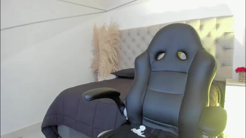 carolinefyre Adult Chat March 29, 2026