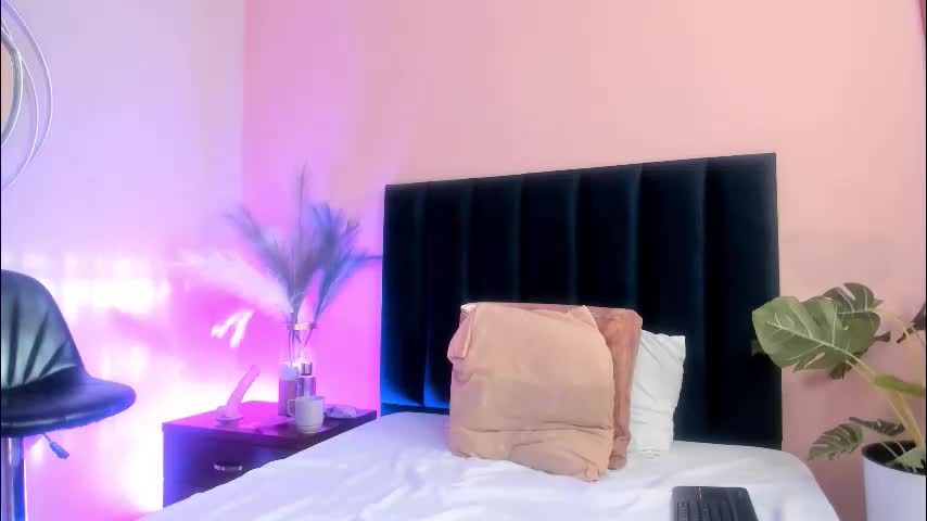 saradiorr Adult Chat March 30, 2026