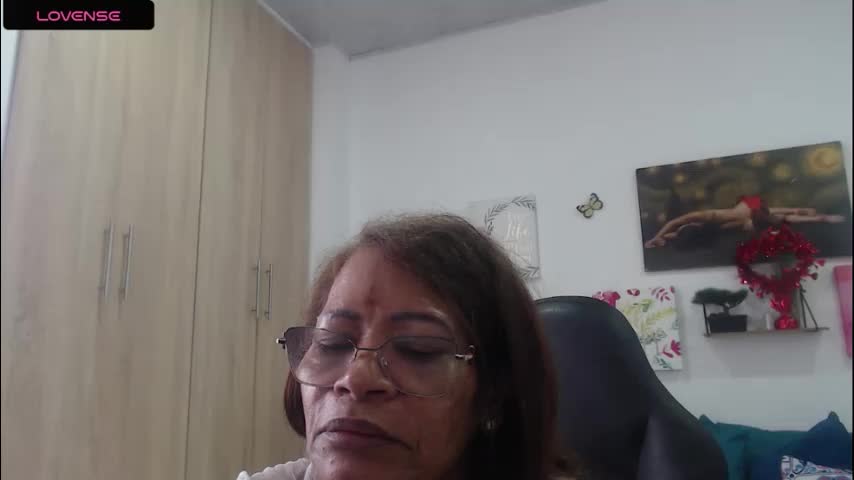 smilet_milf Adult Chat March 30, 2026