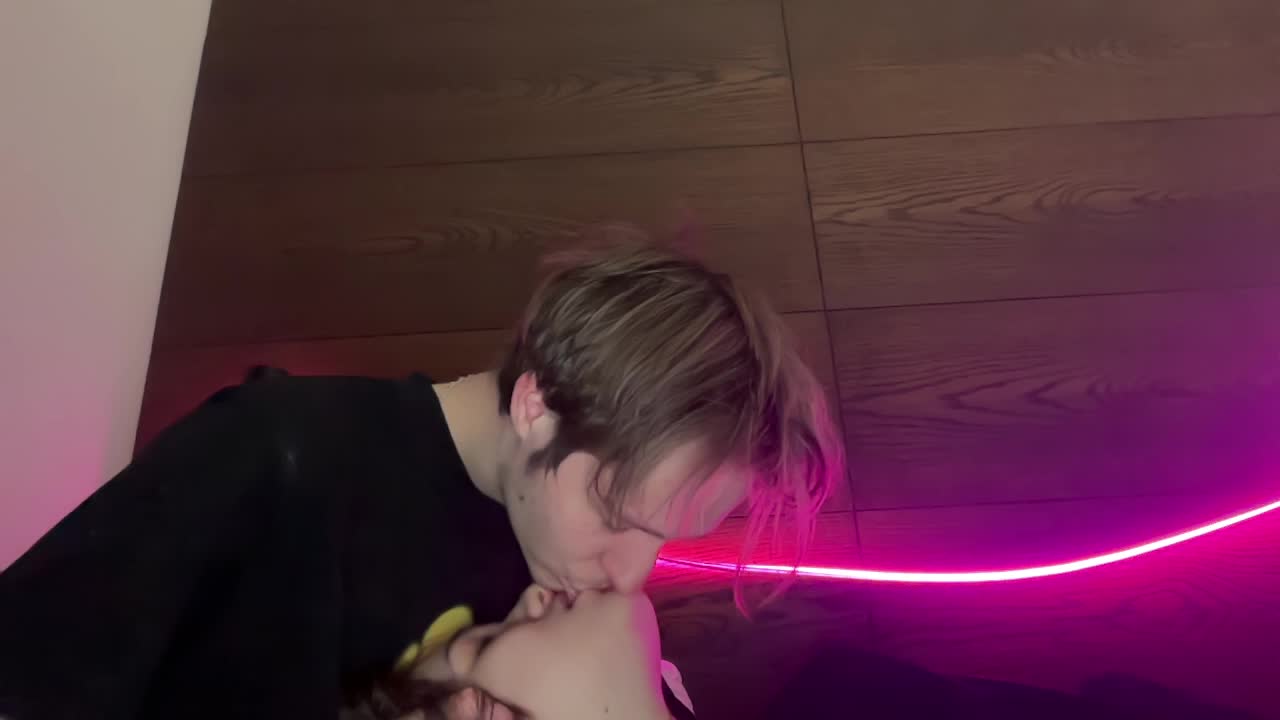 titsDestroy2007 Adult Chat March 30, 2026