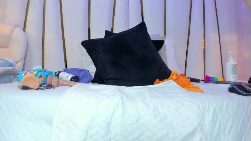 violeet_gray Adult Chat March 31, 2026