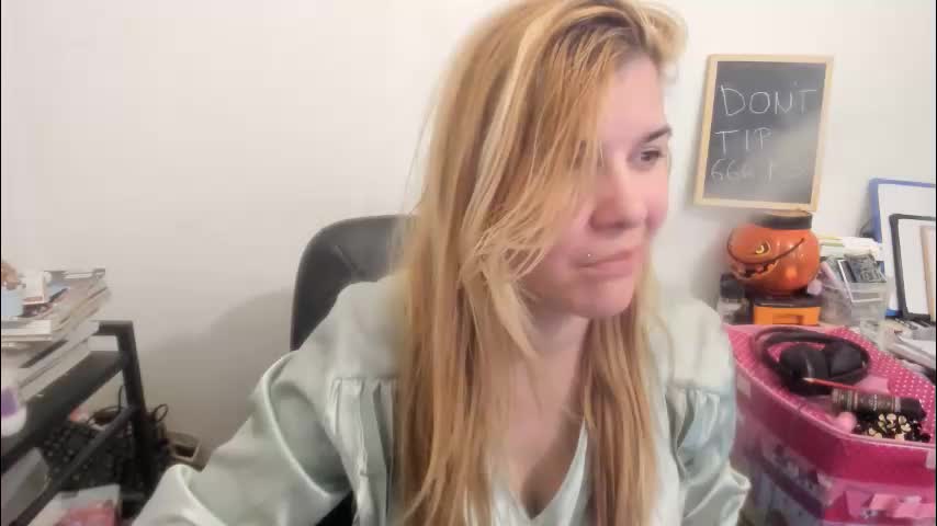 artsyandcraftsy_ Adult Chat March 31, 2026