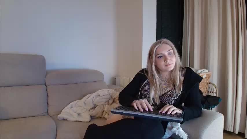tattoobbgirl Adult Chat March 31, 2026