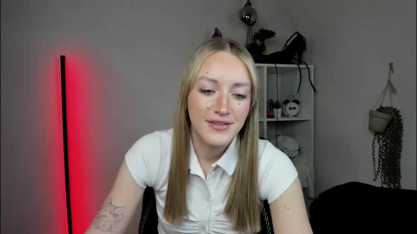 evelynblond Adult Chat March 31, 2026