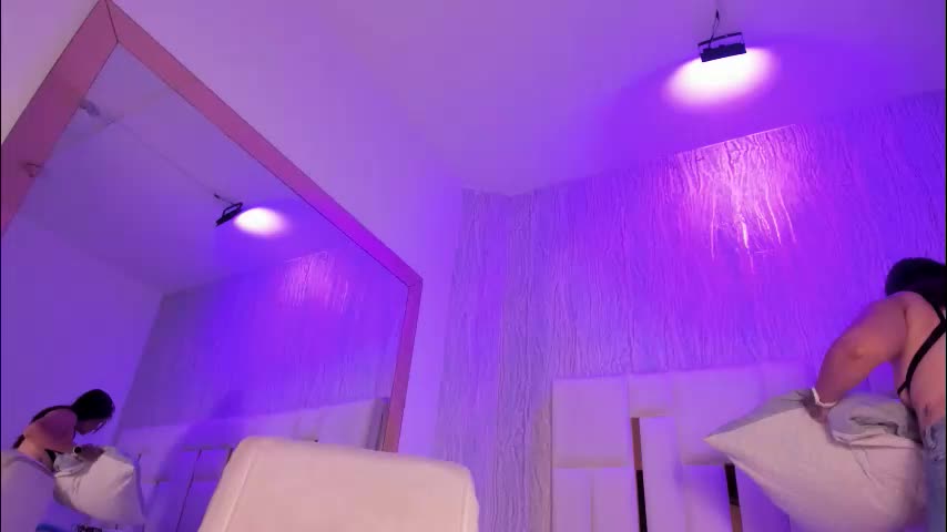 sophiaa_miilk Adult Chat March 31, 2026