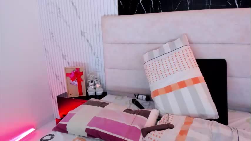 reginavegaa Adult Chat April 1, 2026