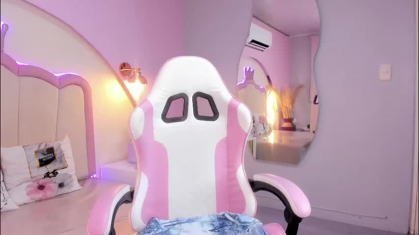 pamela_monroy_ Adult Chat April 1, 2026