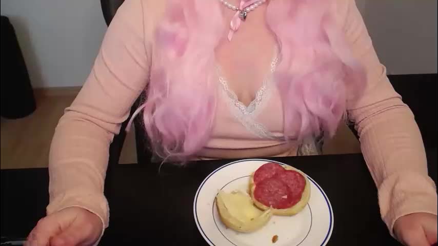 elly_petite Adult Chat March 31, 2026