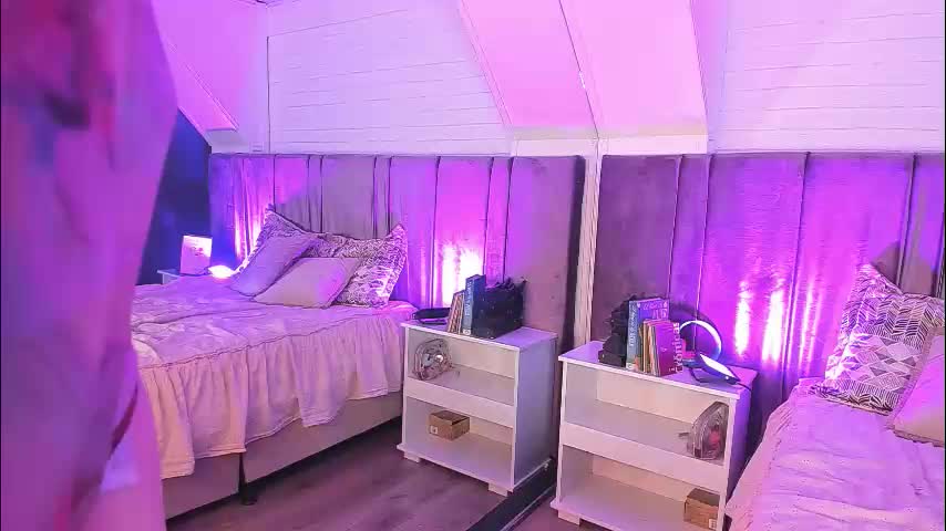 azahara_18 Adult Chat March 31, 2026