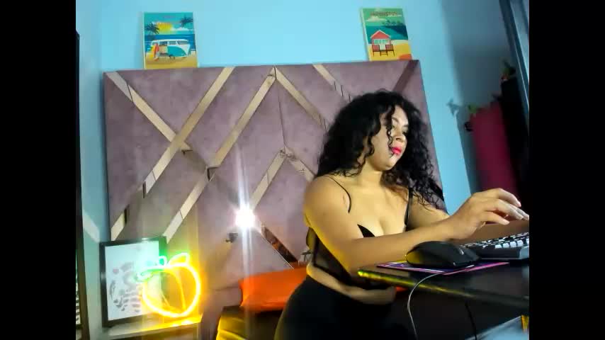 laila_5 Adult Chat April 1, 2026