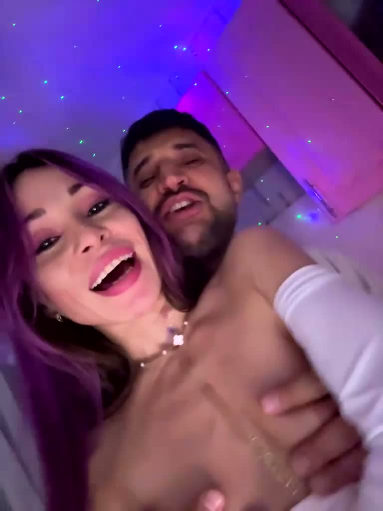 VIP17CoupleDream Adult Chat April 1, 2026