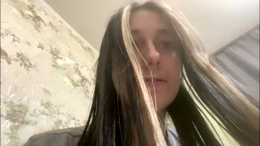 viktoria9898 Adult Chat April 1, 2026