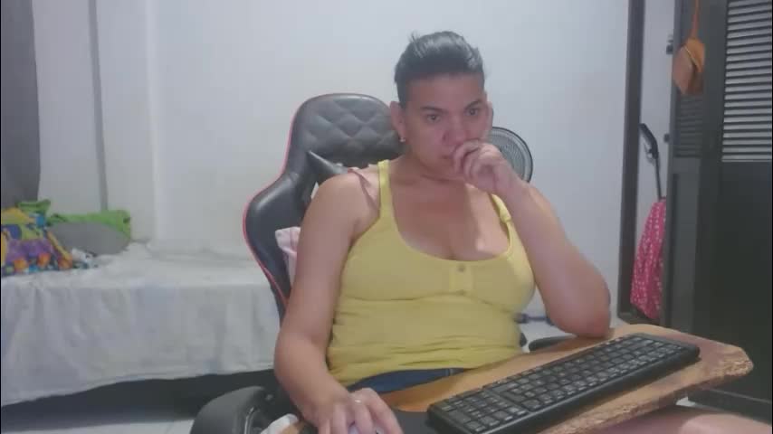 ariannaloovel Adult Chat April 1, 2026