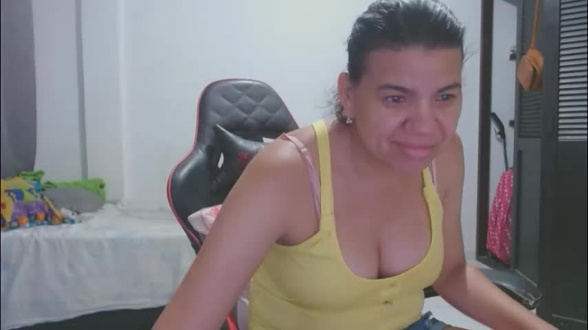 ariannaloovel Adult Chat April 1, 2026