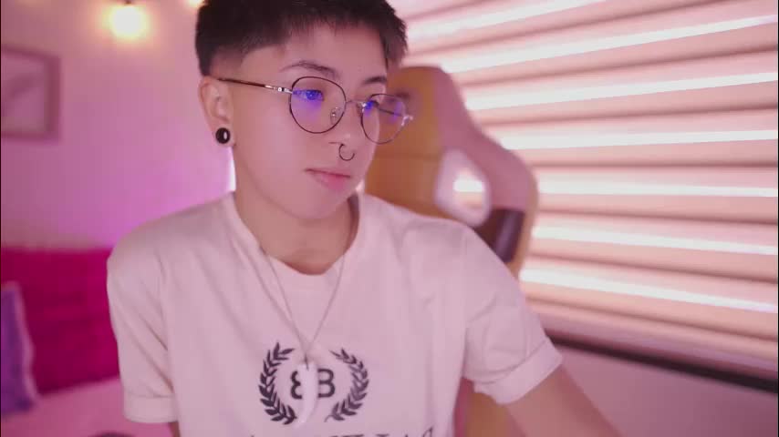 tommy_blue1 Adult Chat April 1, 2026