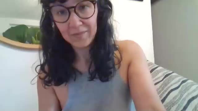 _tutti_frutti_ Adult Chat April 1, 2026