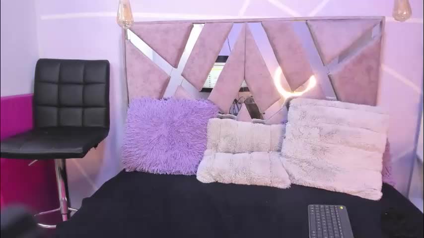 charlott_noa Adult Chat April 1, 2026