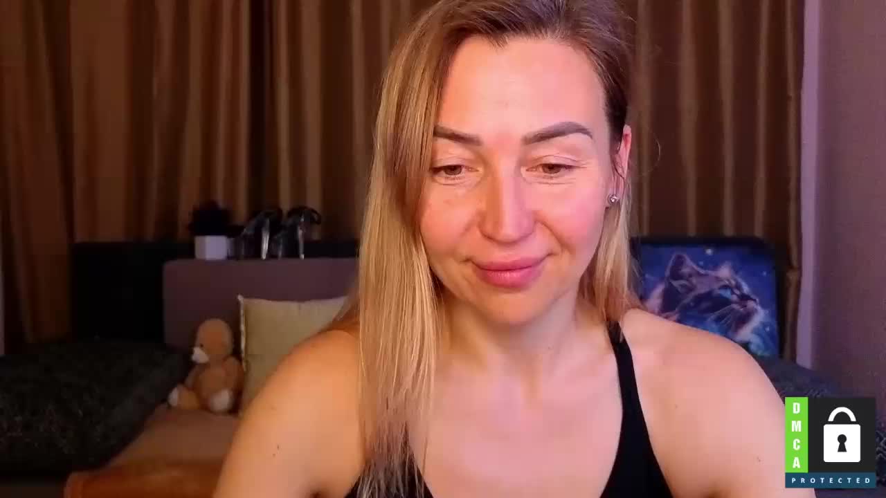 Jullyblondkiss Adult Chat April 1, 2026