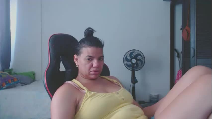 ariannaloovel Adult Chat April 1, 2026