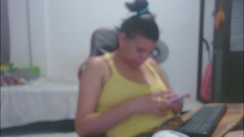 ariannaloovel Adult Chat April 1, 2026