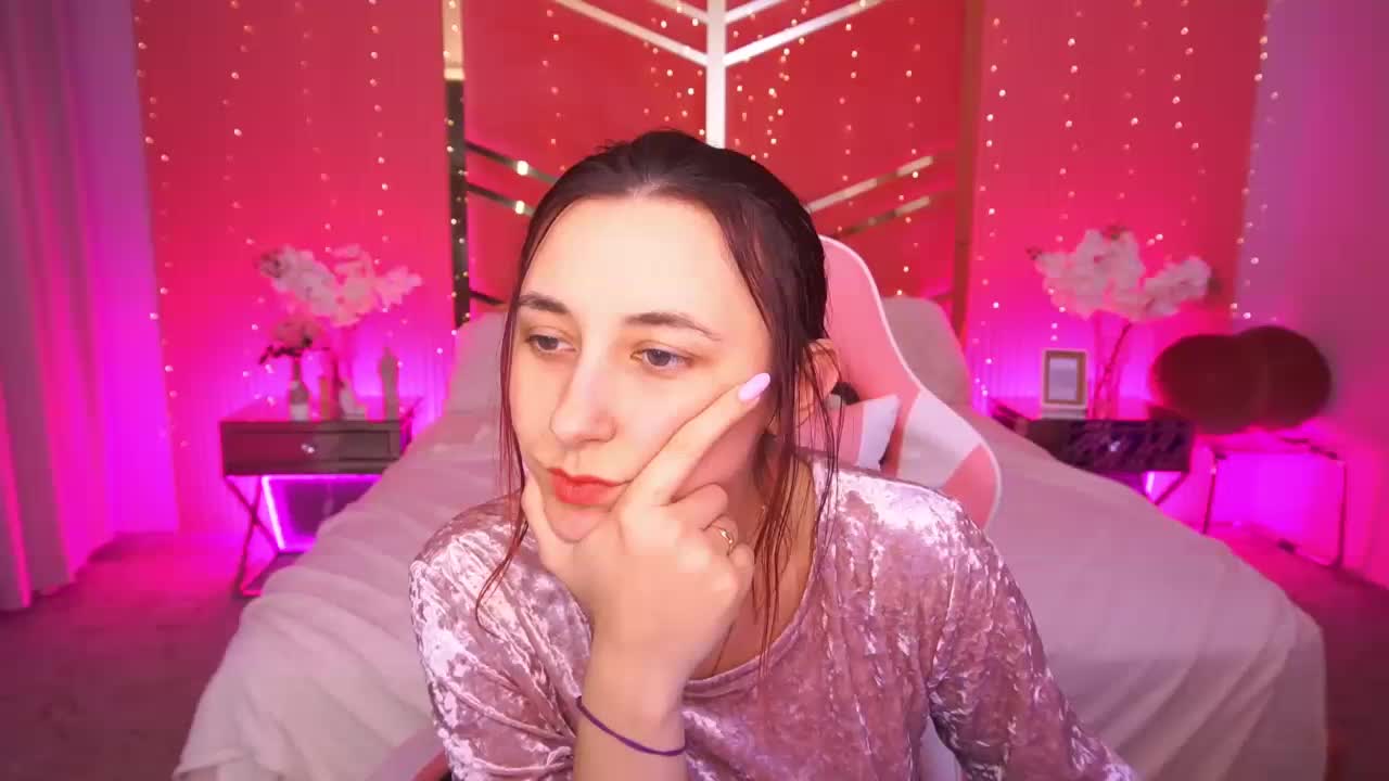 RoxyRayy Adult Chat April 1, 2026