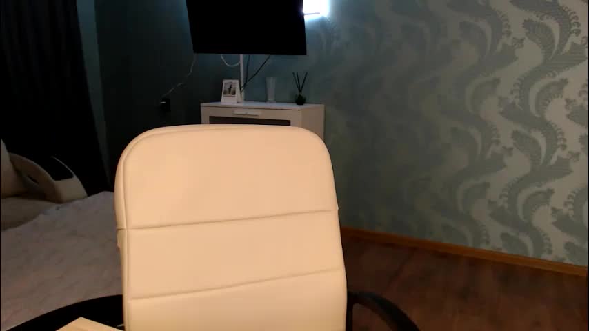 tess_wetyy Adult Chat April 1, 2026