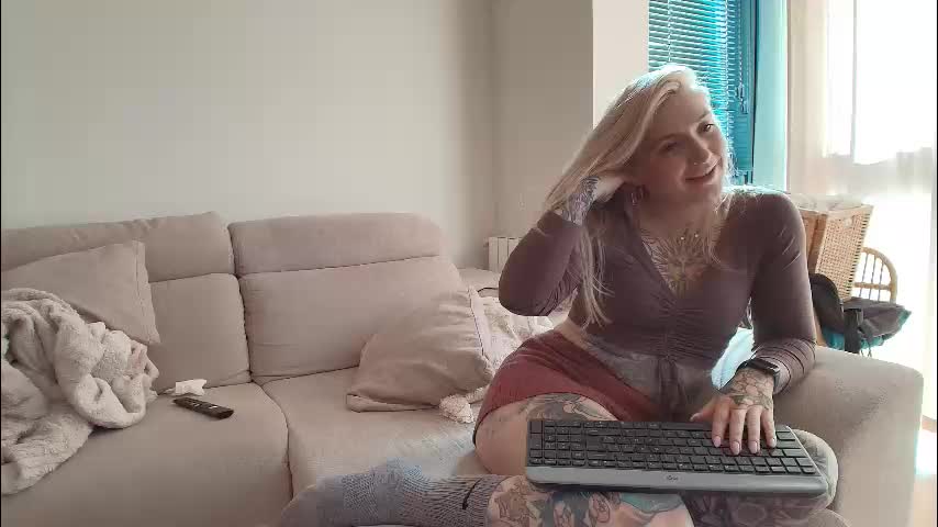 tattoobbgirl Adult Chat April 1, 2026