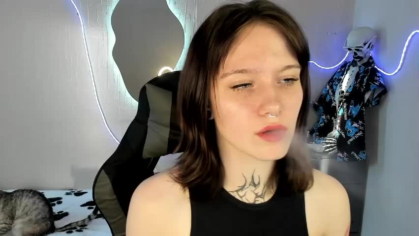 elastikiss Adult Chat April 1, 2026