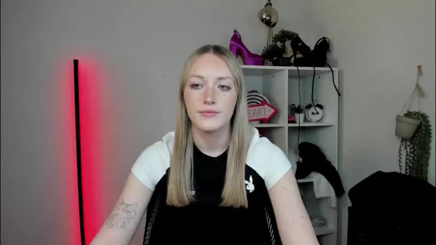 evelynblond Adult Chat April 1, 2026