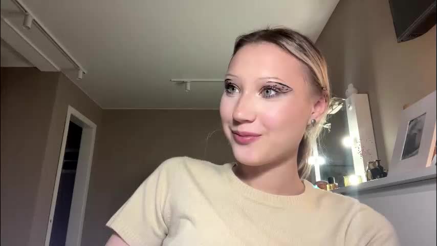joanniearb Adult Chat April 1, 2026
