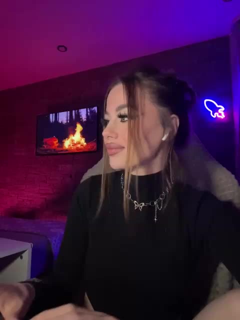 HotGirlEva Adult Chat April 1, 2026