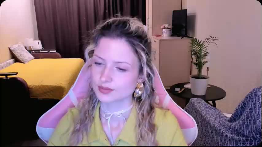 julie_flores Adult Chat April 1, 2026