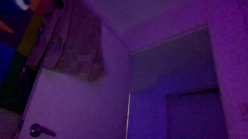 sexyblondiifreak Adult Chat April 1, 2026