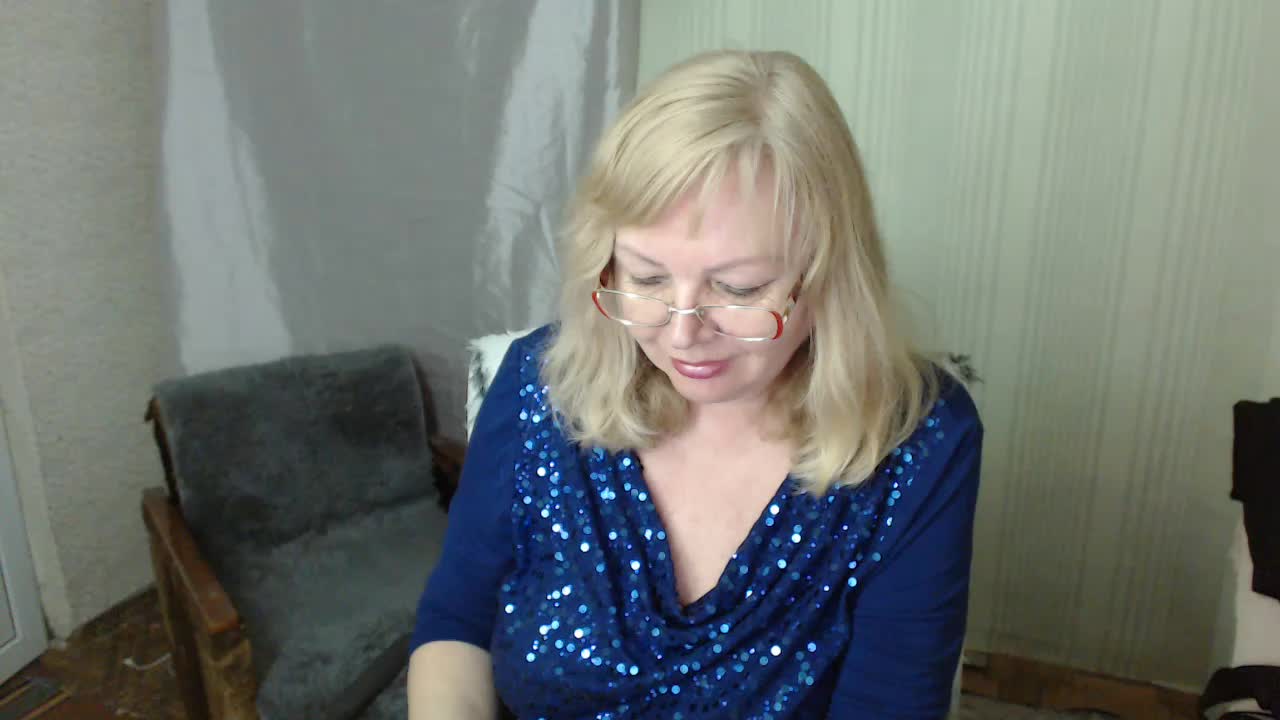 EvelynLoveShy Adult Chat April 1, 2026