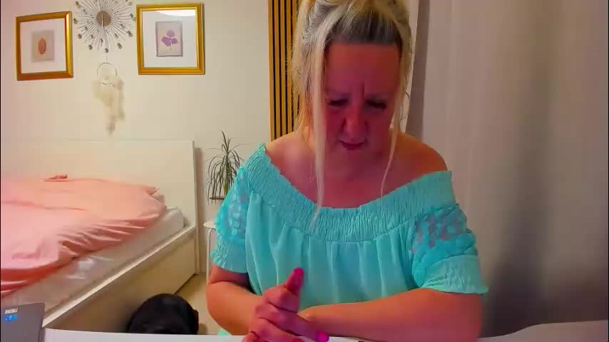 blonde_angel20 Adult Chat April 2, 2026