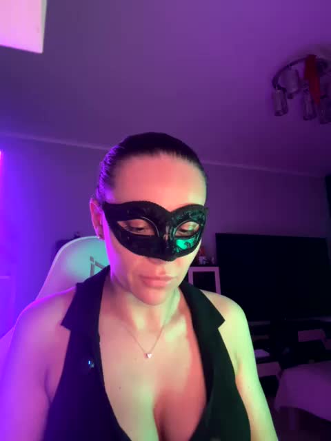 QWEENII Adult Chat April 2, 2026