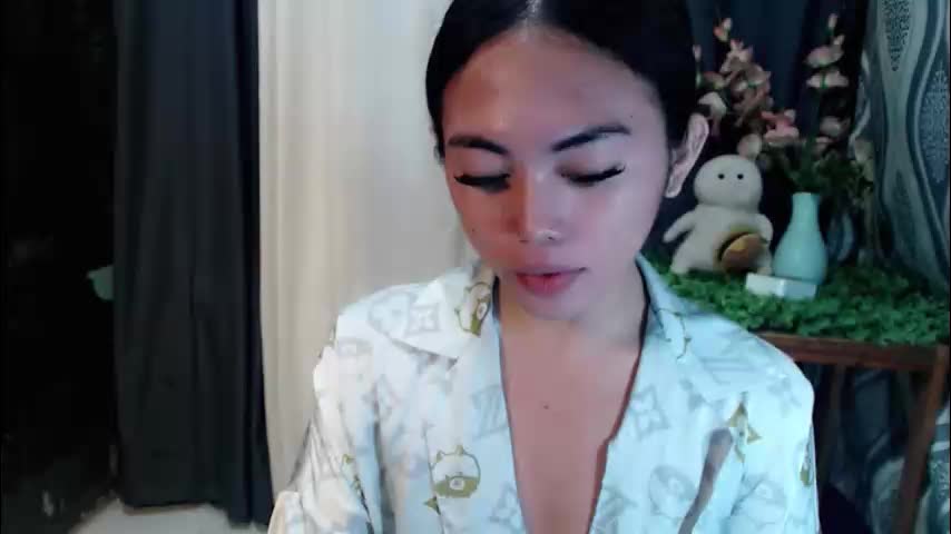 urasiangirl01 Adult Chat April 2, 2026