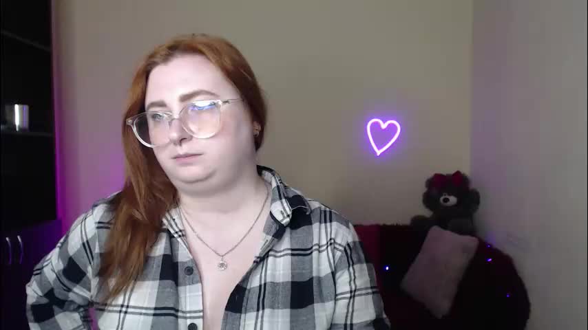 alicia_side_red Adult Chat April 3, 2026