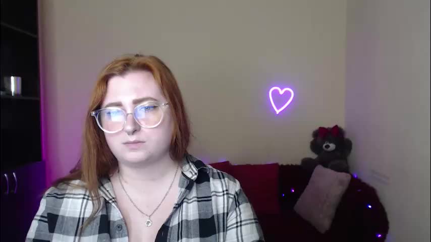 alicia_side_red Adult Chat April 2, 2026