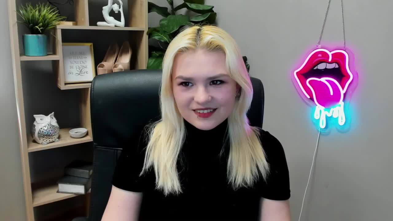 SweetLilyxo Adult Chat April 3, 2026