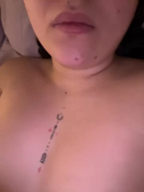 tiikiiii Adult Chat April 3, 2026