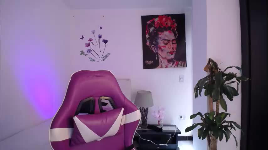 esmeralda098 Adult Chat April 3, 2026