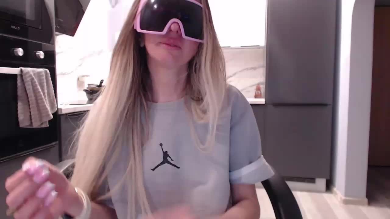 blondalina Adult Chat April 3, 2026