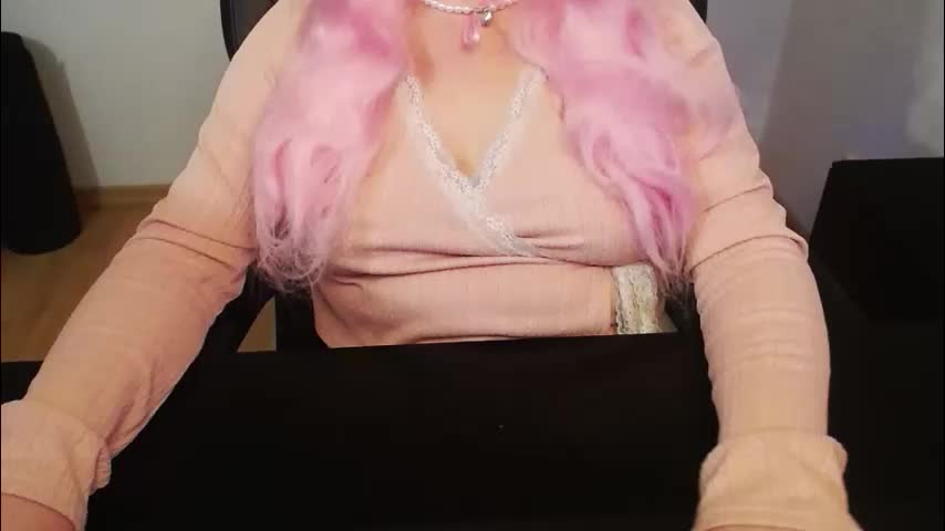 elly_petite Adult Chat April 3, 2026