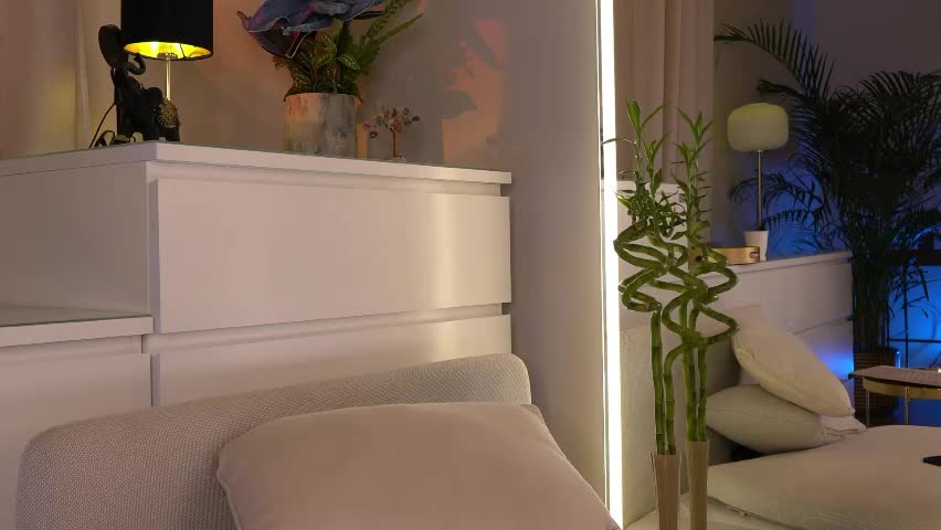 tinydoll_xo Adult Chat April 3, 2026