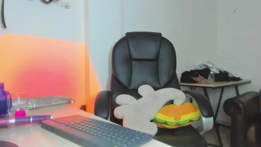 alma_fenix Adult Chat April 3, 2026
