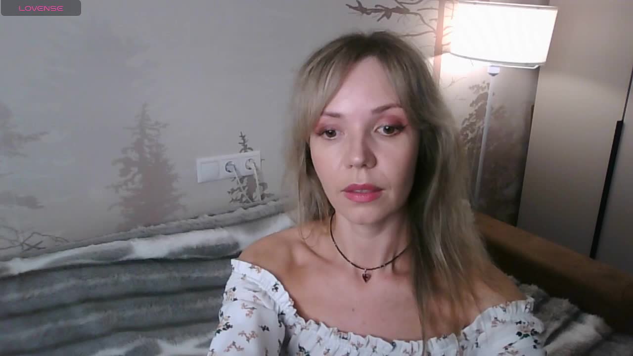 Red_Rose_98 Adult Chat April 3, 2026