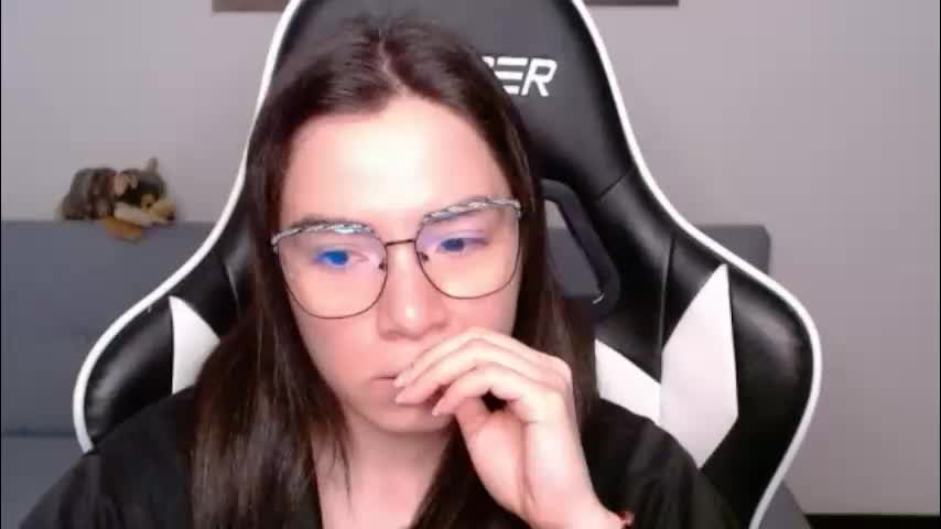 wolfs_daughter Adult Chat April 3, 2026